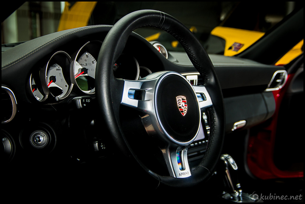 Porsche cocpit