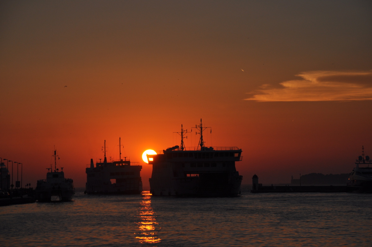 Trajekty při západu slunce - Zadar
