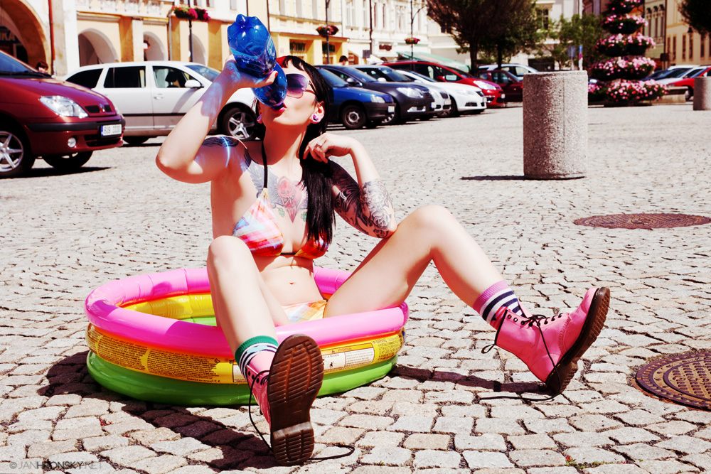 Rekreantka na dlažbe