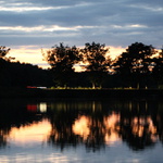 Západ slunce u rybníka