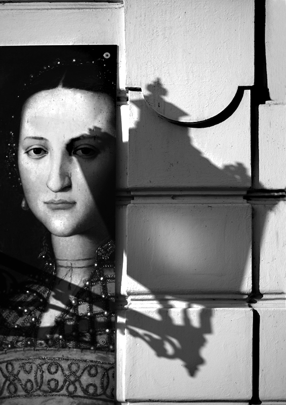 dáma se škraboškou