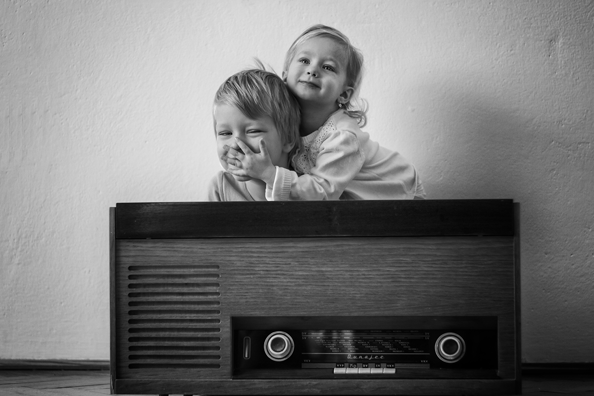 Hučíš ako rádio!