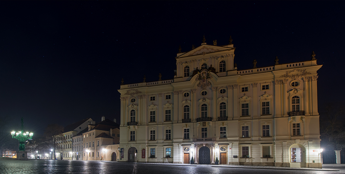 ..Sternberský palác..