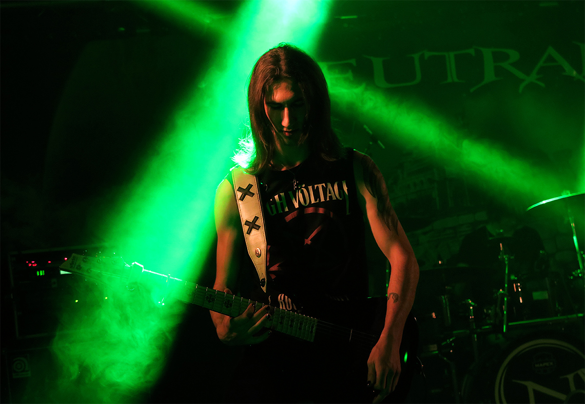 NEUTRAL - Tomáš Botek