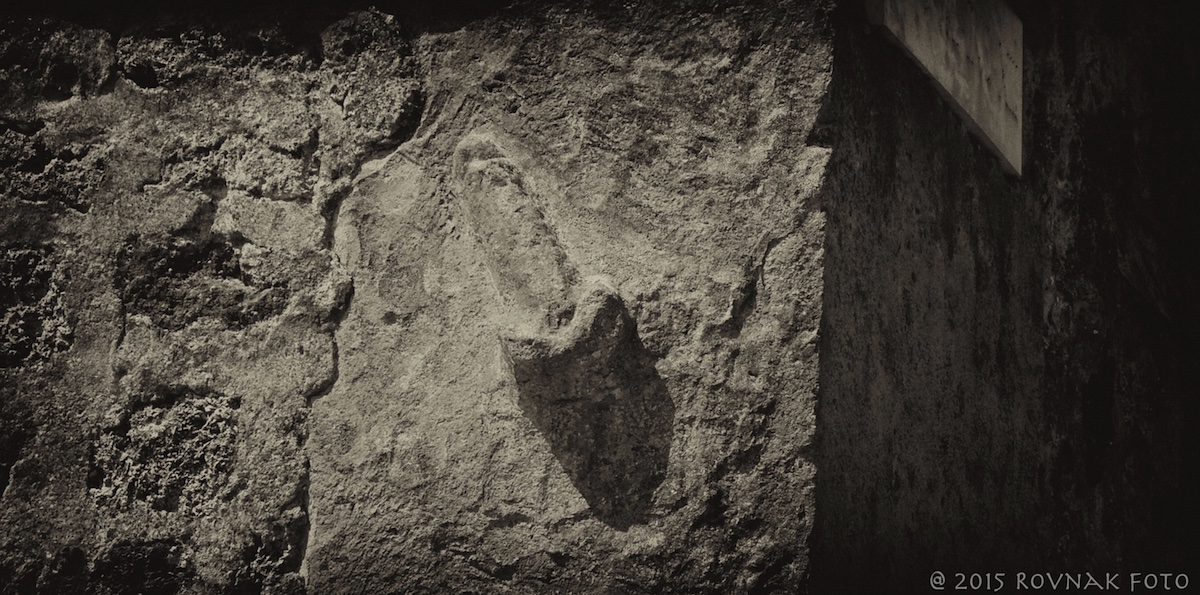 směrová značka k nevestinci-pompeje