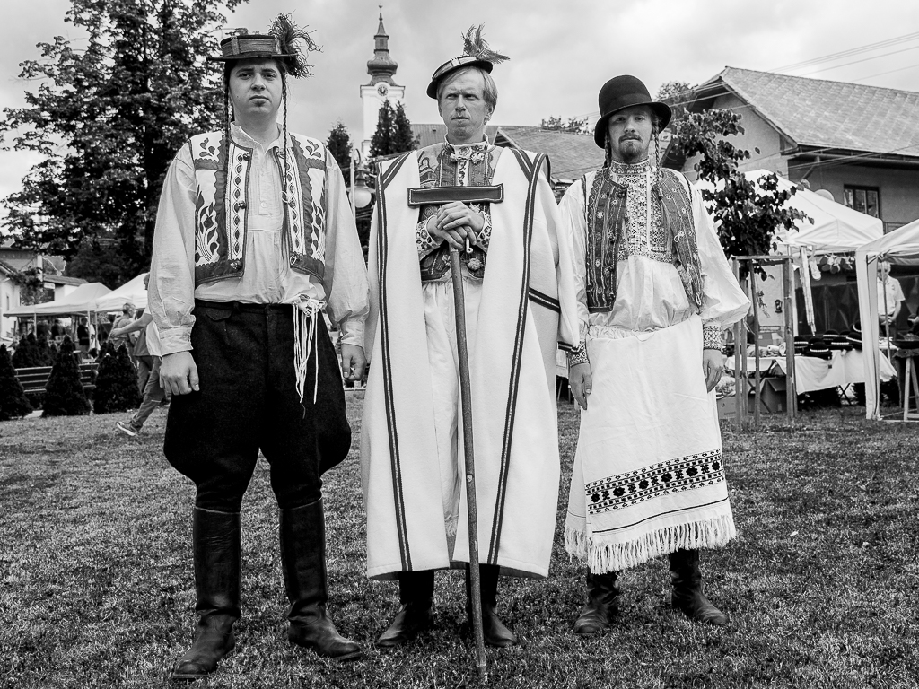 na dedine, na pľaci