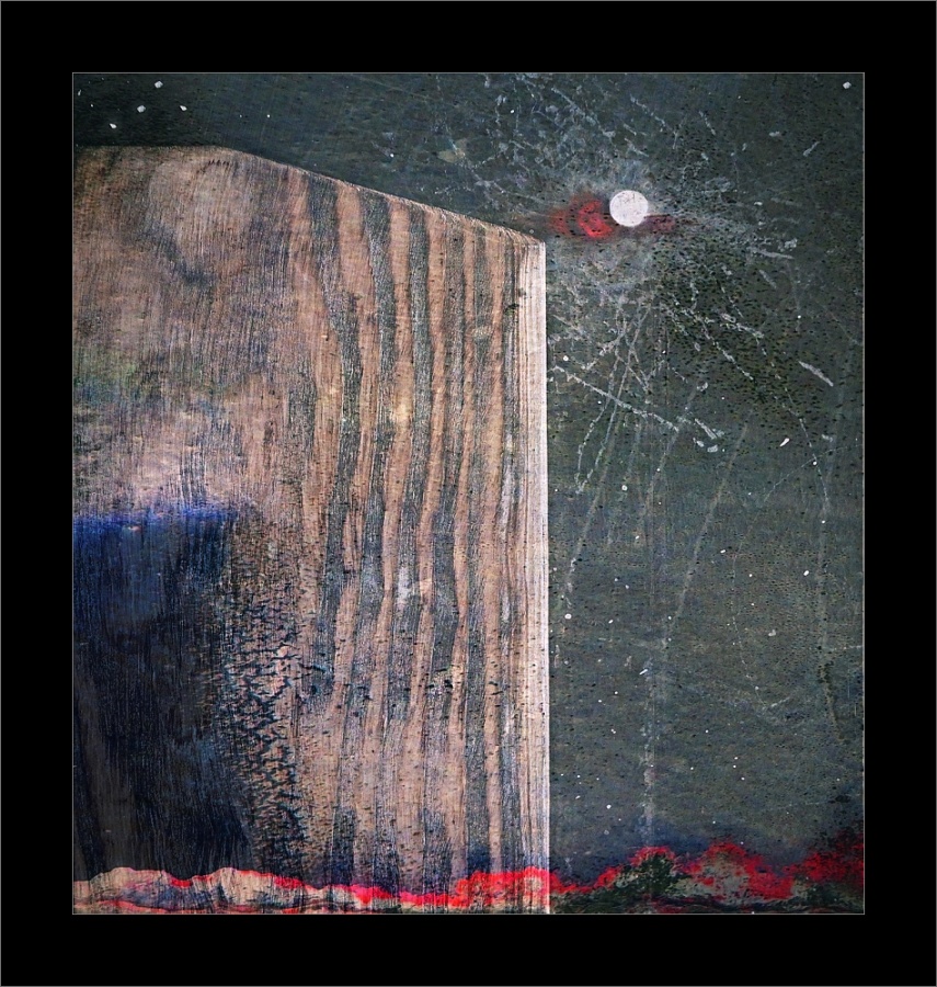 most přes rozbouřené řeky