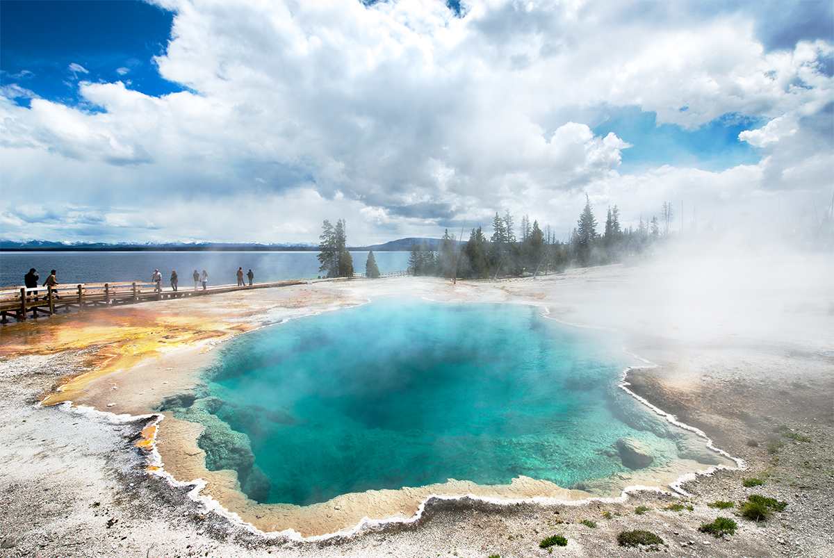 ..black pool basin, Yellowstone NP..