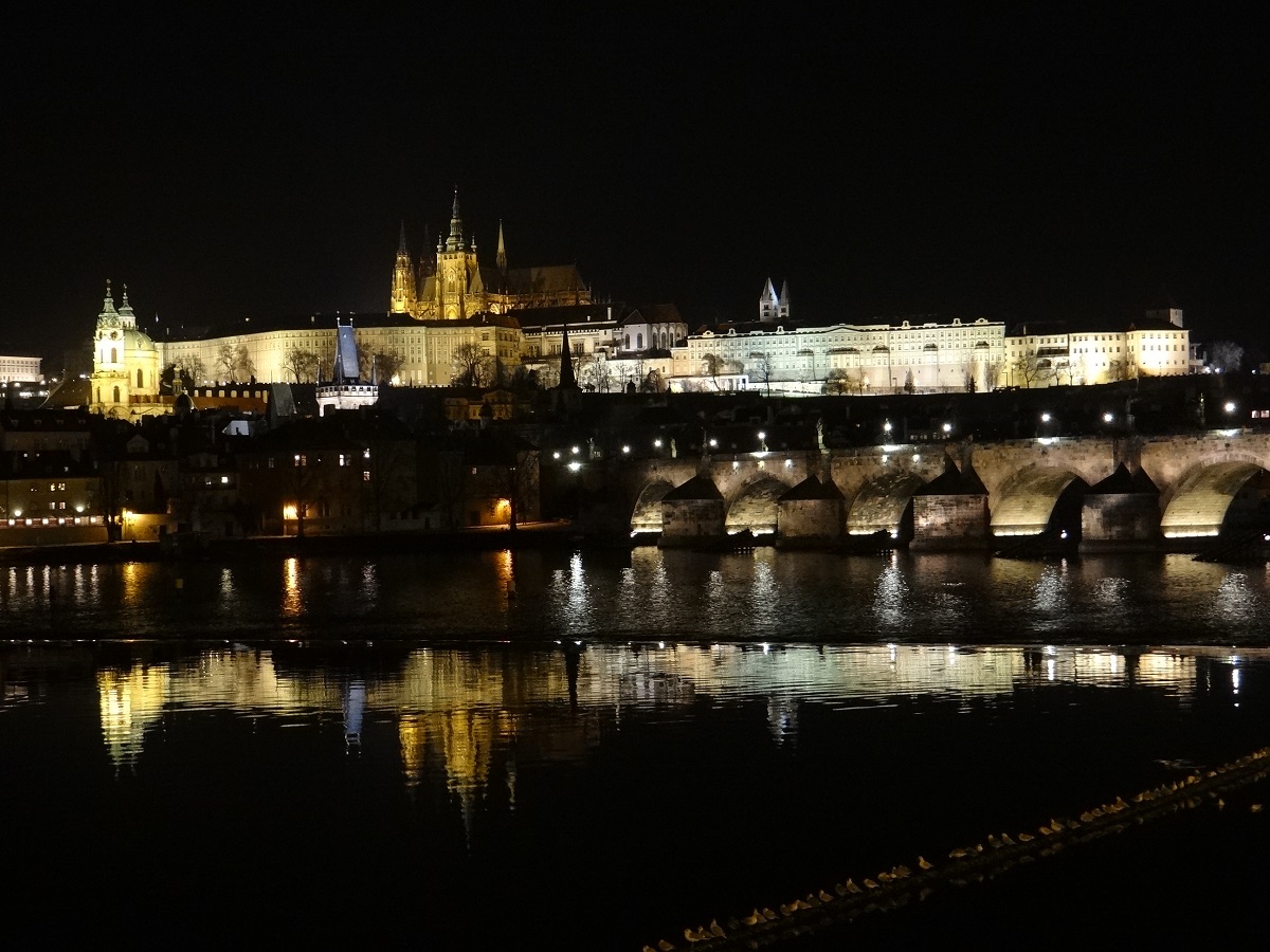 Noční Pražský hrad