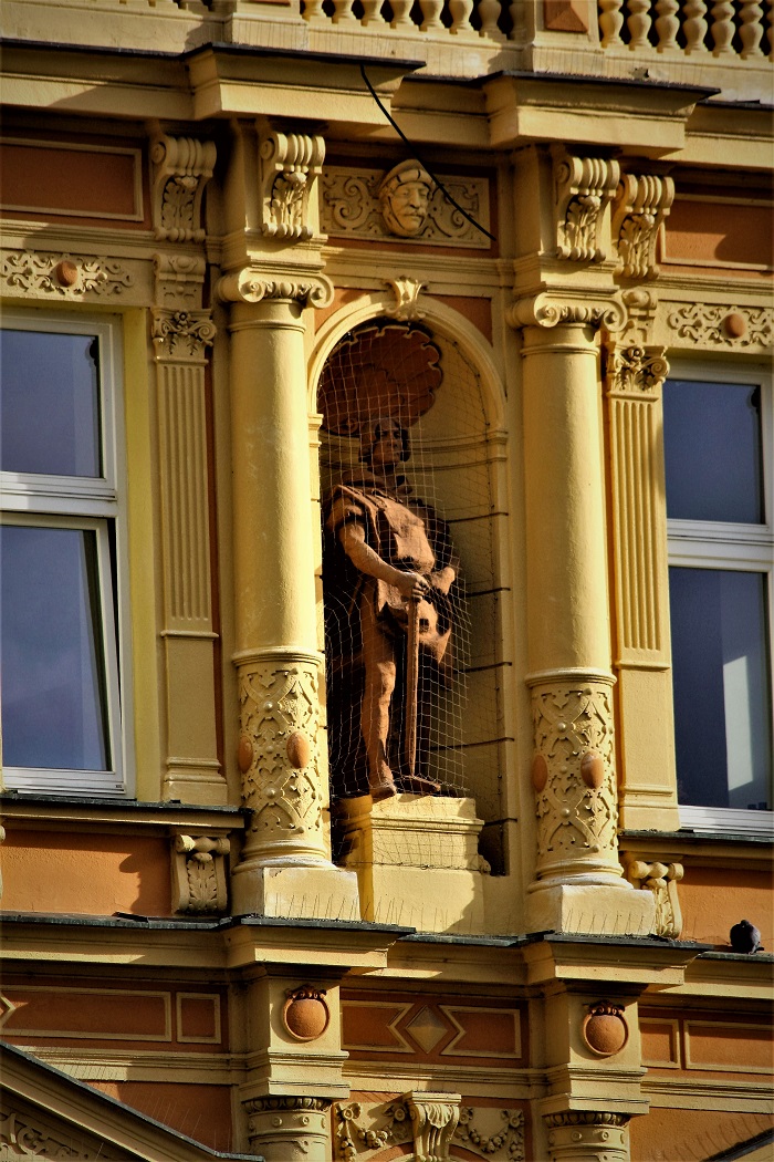 Holub (volné místo)