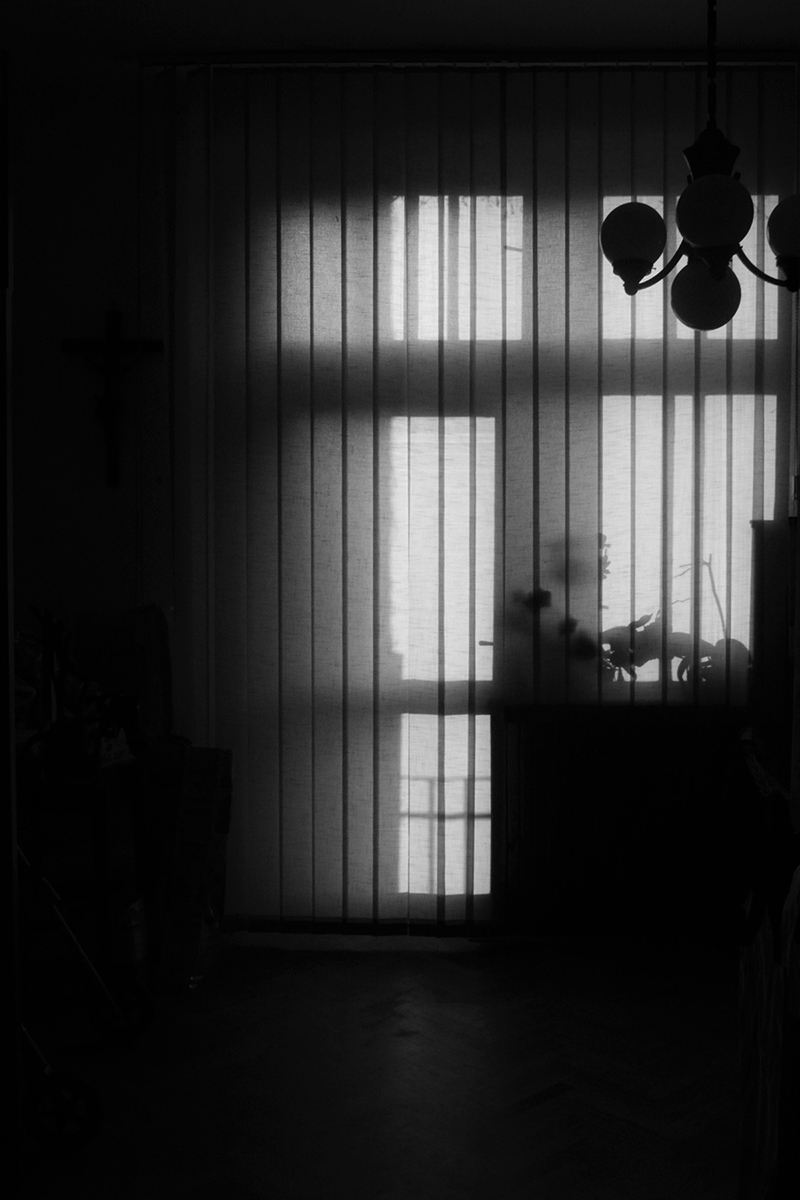 Závěsy: světlo/stín