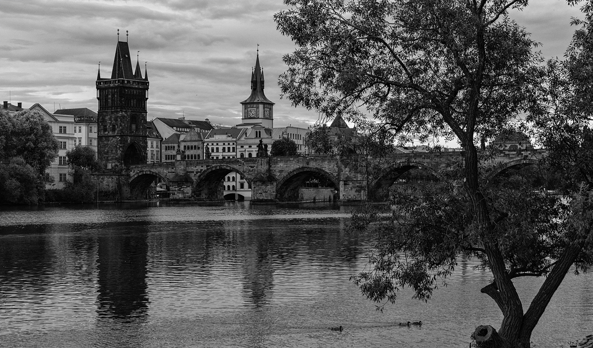 za pět minut pět...