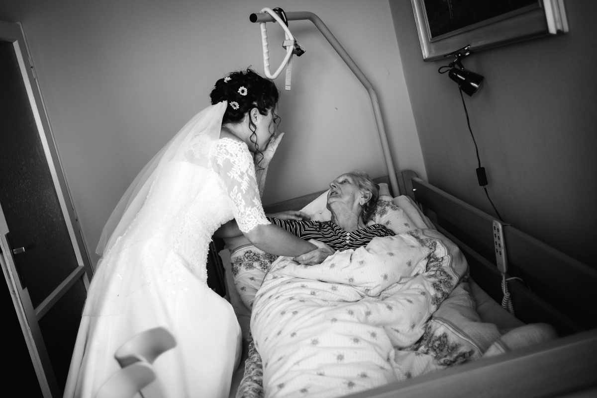 Babičko, dnes se vdávám....