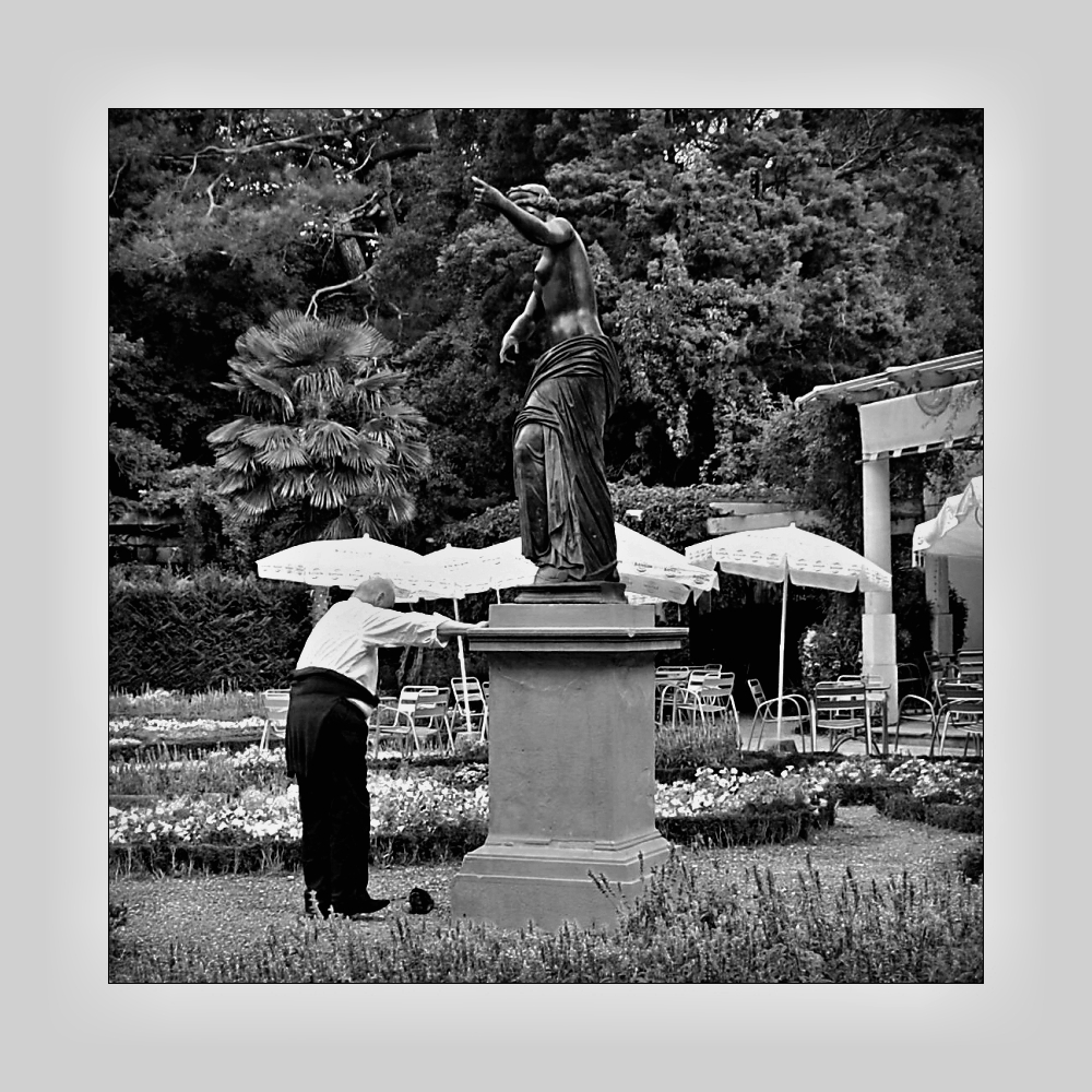 a von! Tu sa vyzúvať nebudeš!