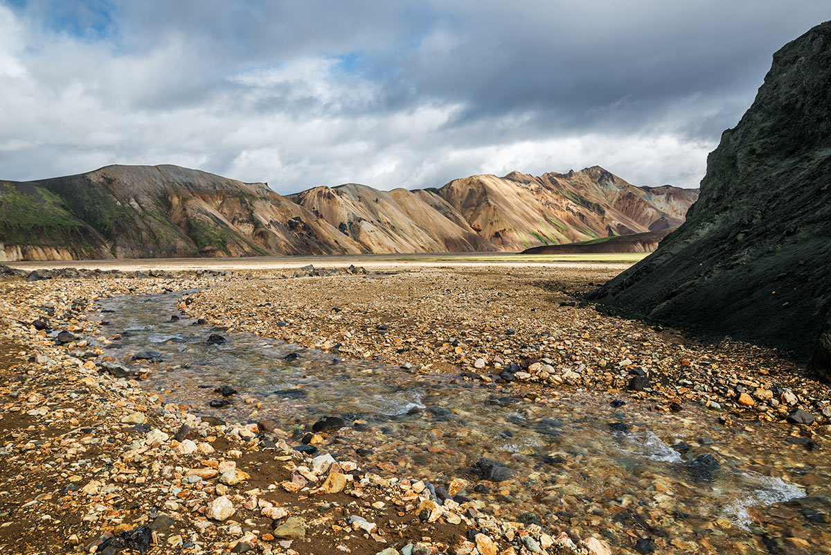 ..L´land manna llaugar..