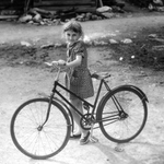 Liptov 1971 - bicyklistka