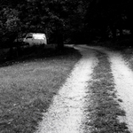 cesta s bílou dodávkou