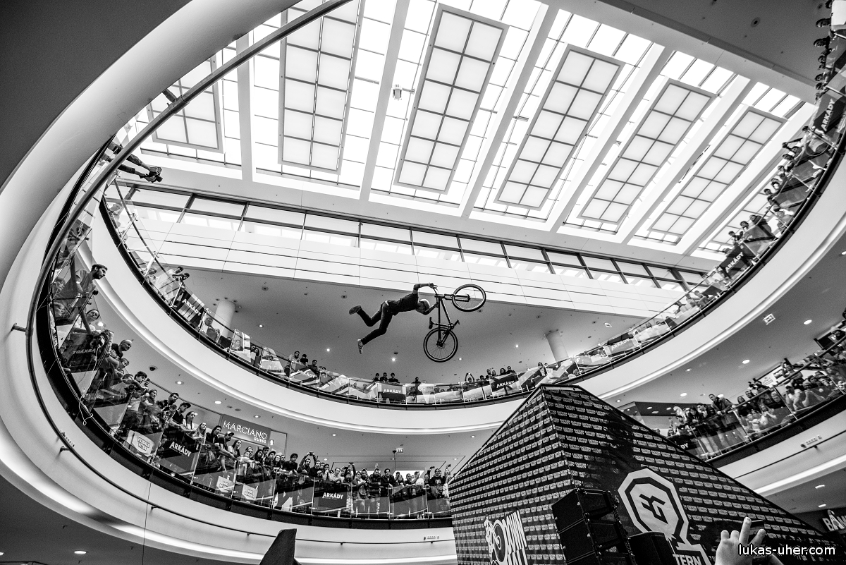 Downmall - OC Arkády