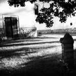 na západní straně …