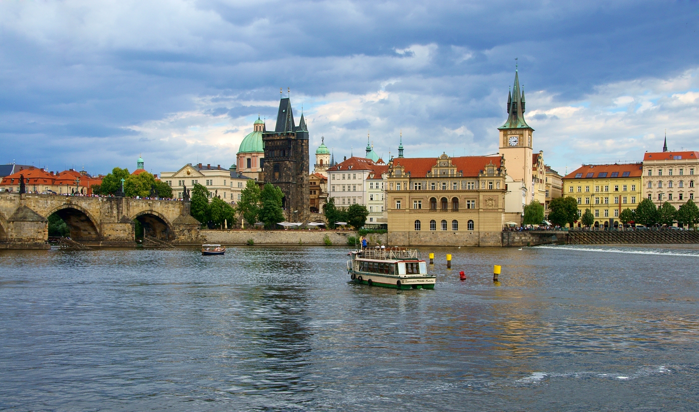 Před bouřkou.