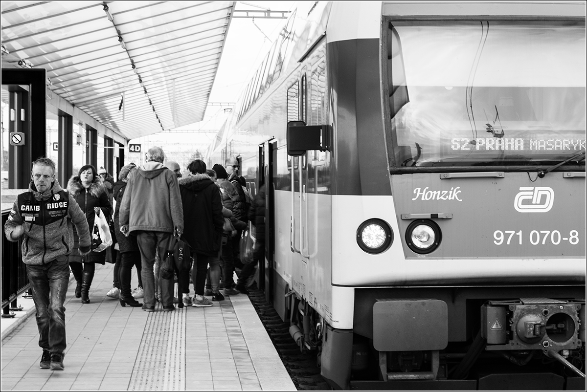 Příměstská doprava