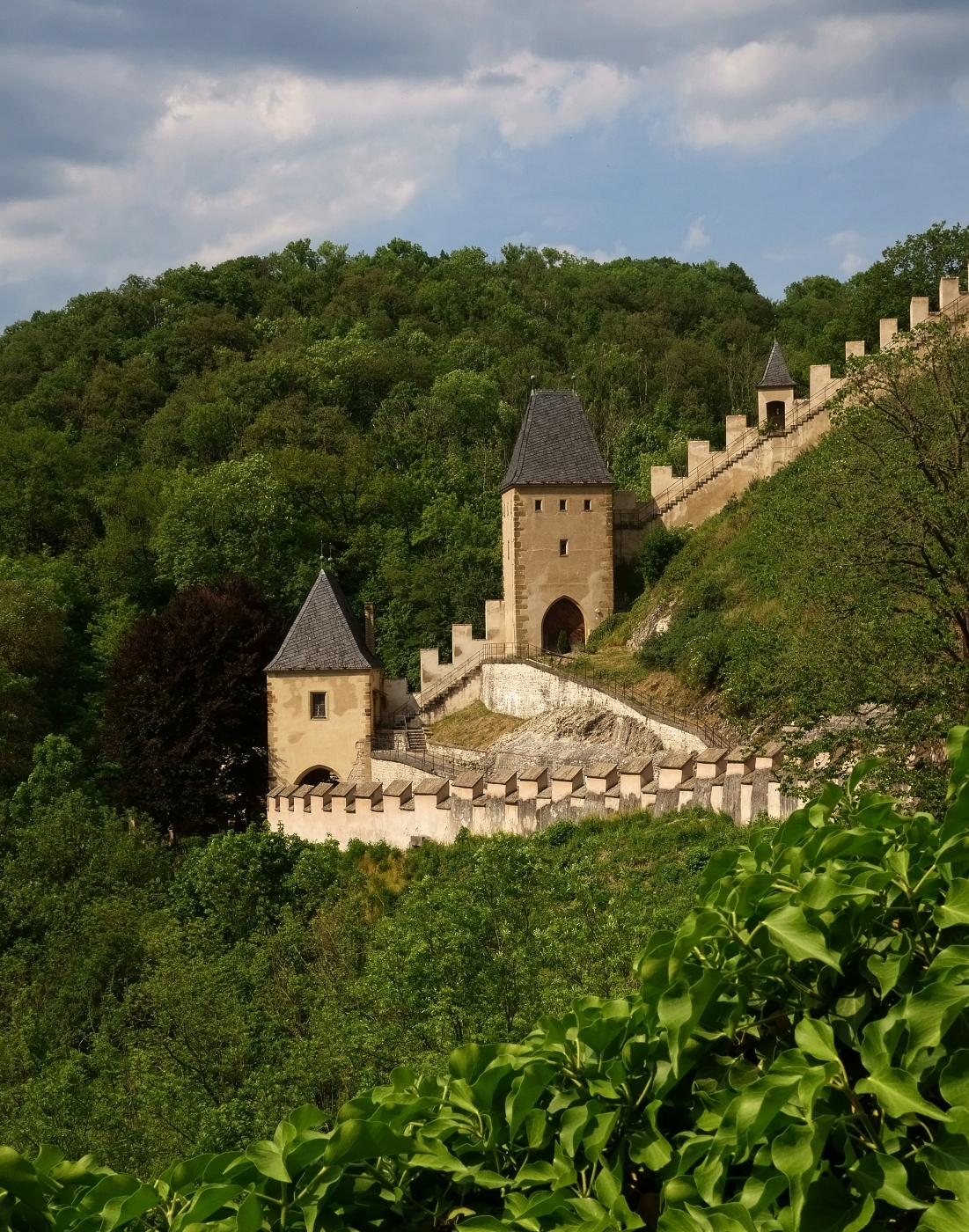 Hradby Karlštejna.
