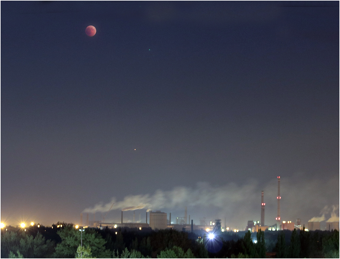 Měsíc, Mars a Acelor Mittal