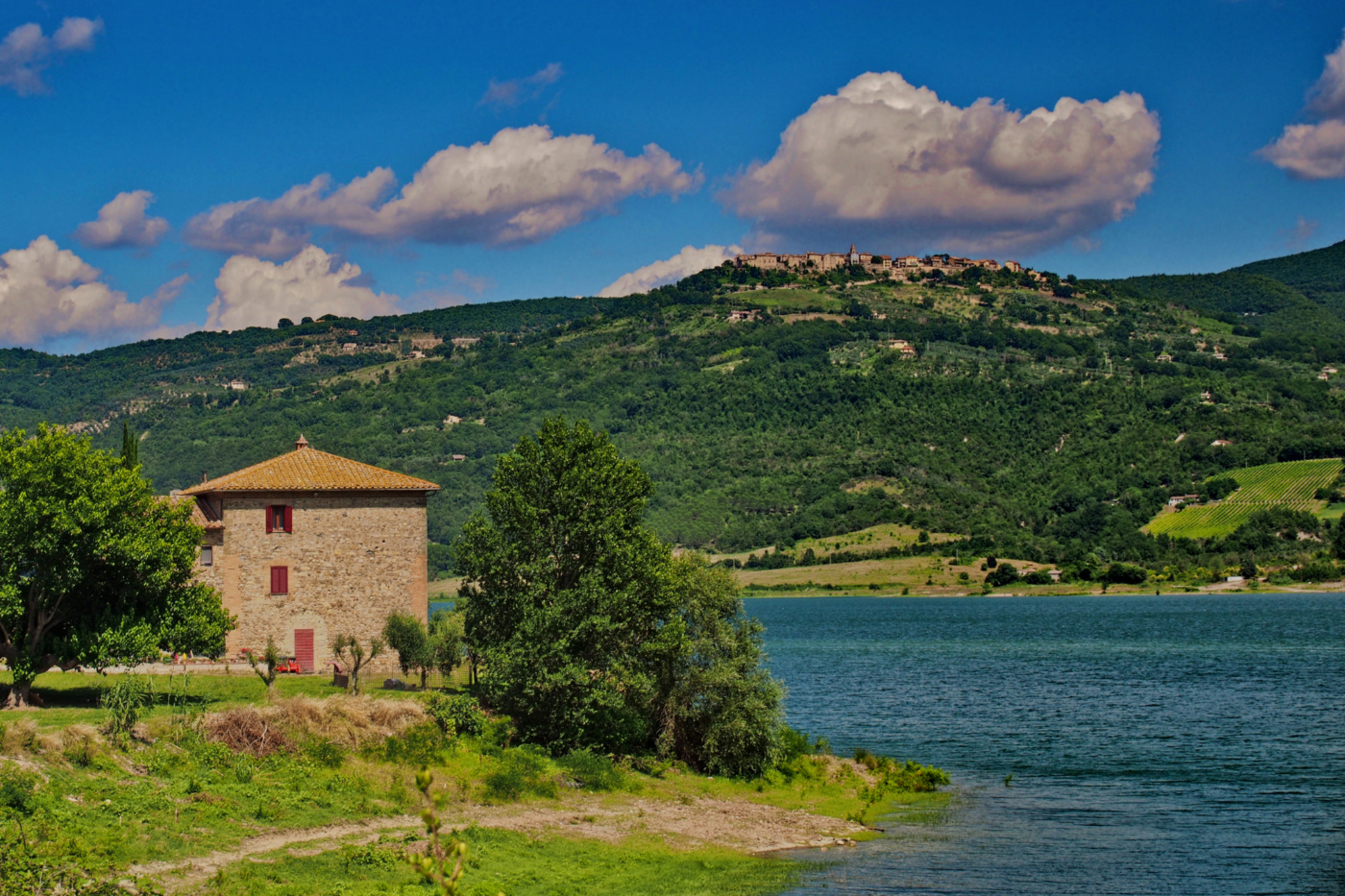 Lago Corbara
