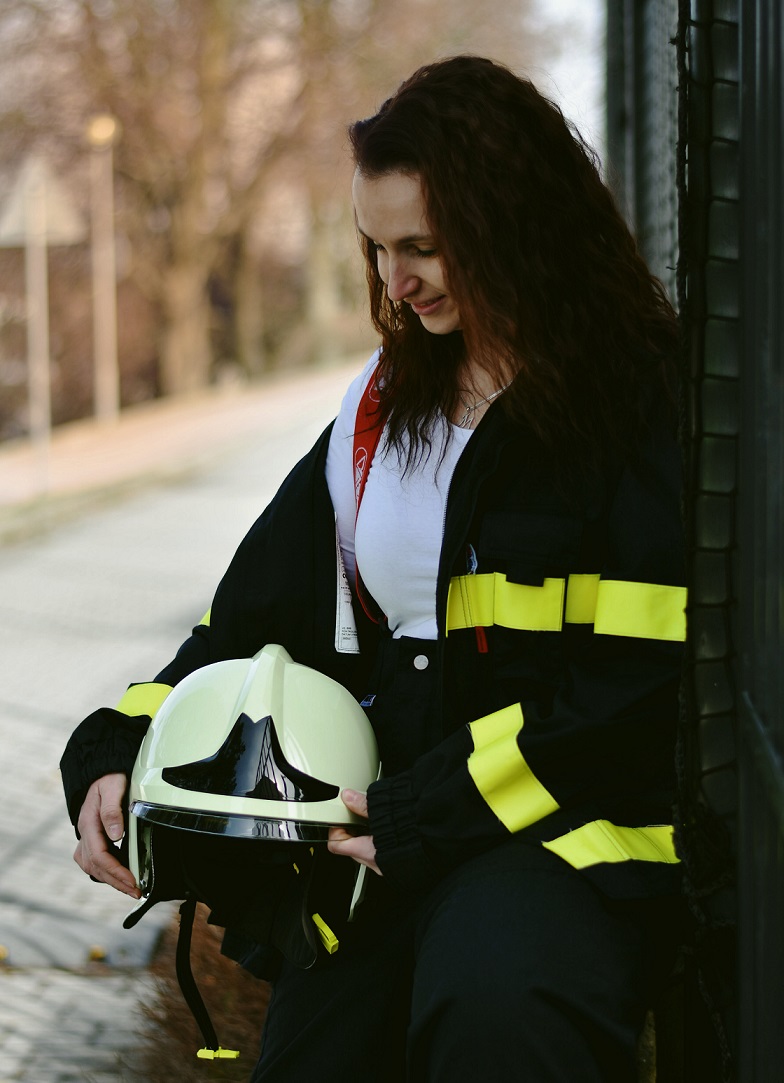 V uniformě