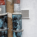 dva okapy s mřížkou