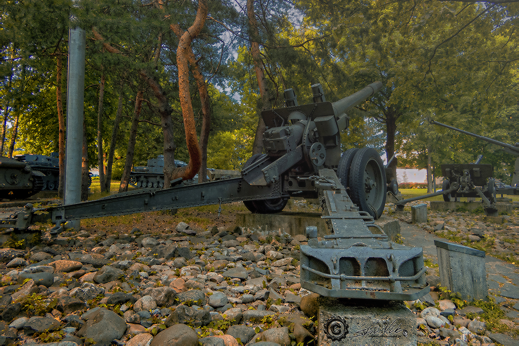 SKANZEN ŤAŽKEJ BOJOVEJ TECHNIKY