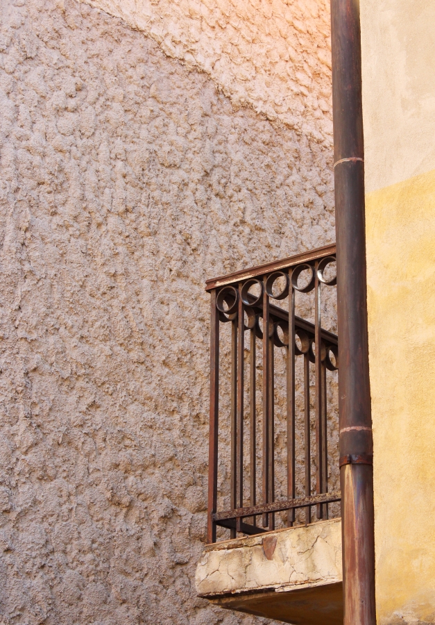 Opustený balkón...