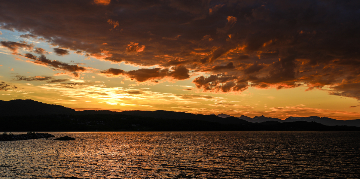 Polnocne slnko pri Narviku