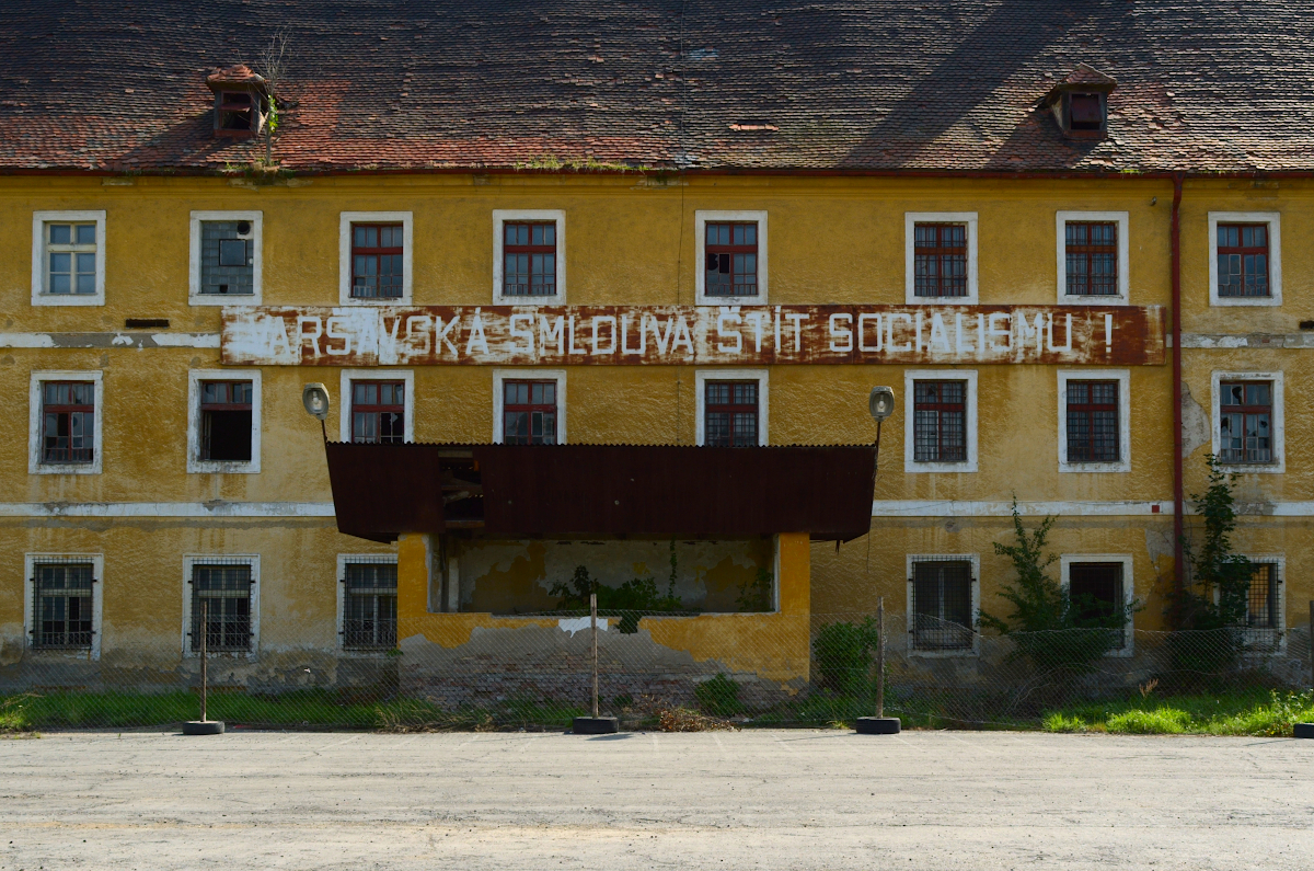 smlouvy a štíty
