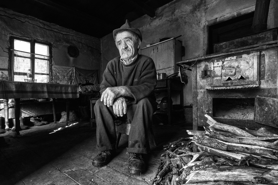 András