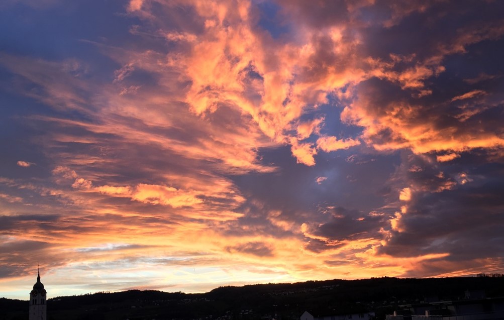 Nebe v plamenech... (Zépadofka)