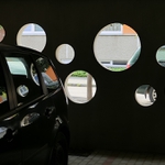 V halové garáži...