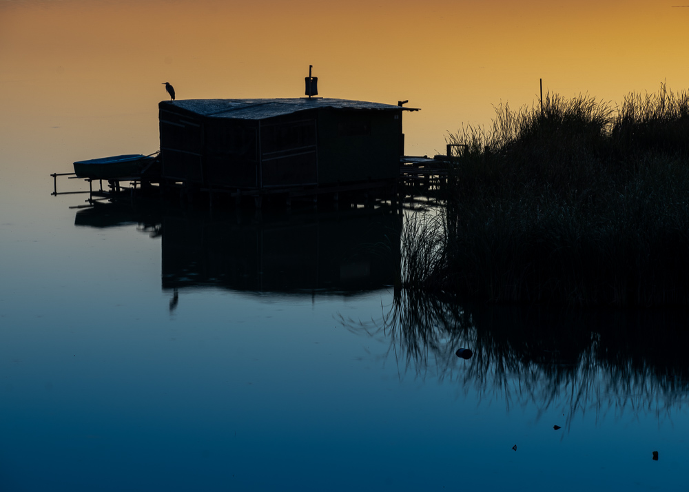 Sedela tam chvilicku