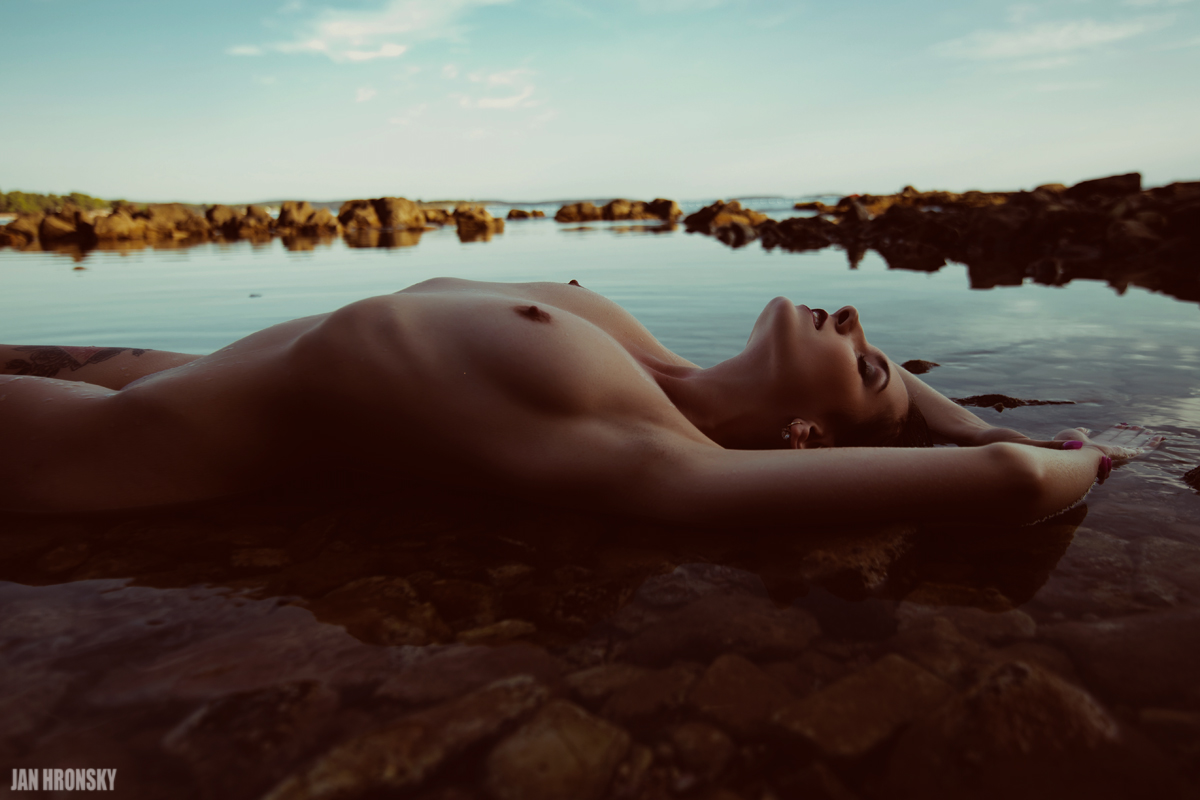 Já jsem si sem přišel hrát s kamením