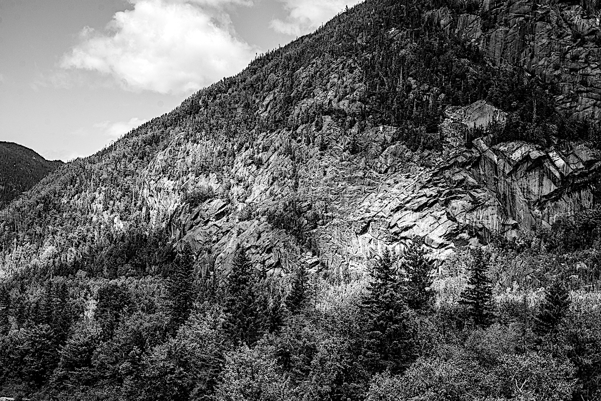 Chodim si po skaliskach a je mi dobre