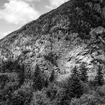 Chodim si po skaliskach a je mi dobre