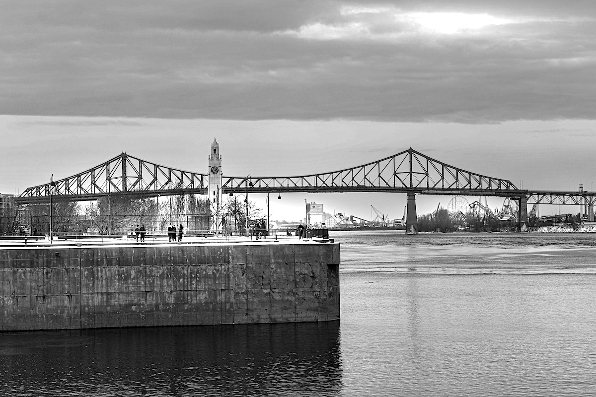 O pul treti odpoledne