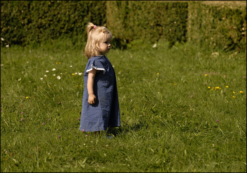 ...malá princezna v parku zámeckém...
