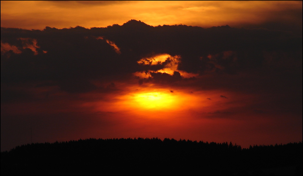 ...anděl z profilu v oblacích :o)