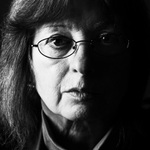 poslouchá Lennona...