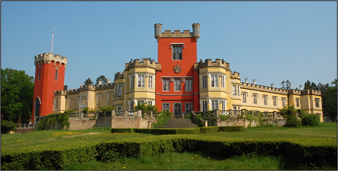 ....Hrádek u Nechanic...