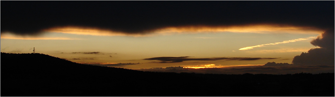 ...horizont události...