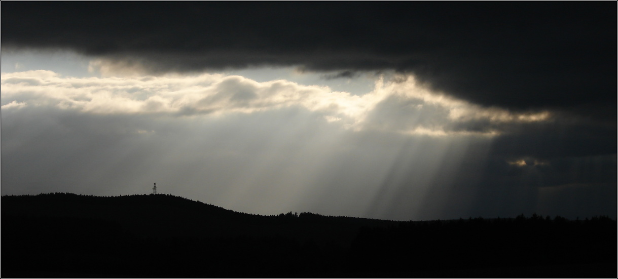 ...siluetka tmavá...