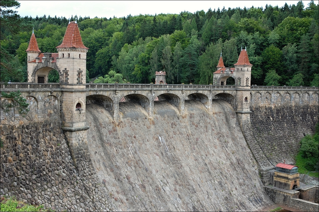 ...Les Království...