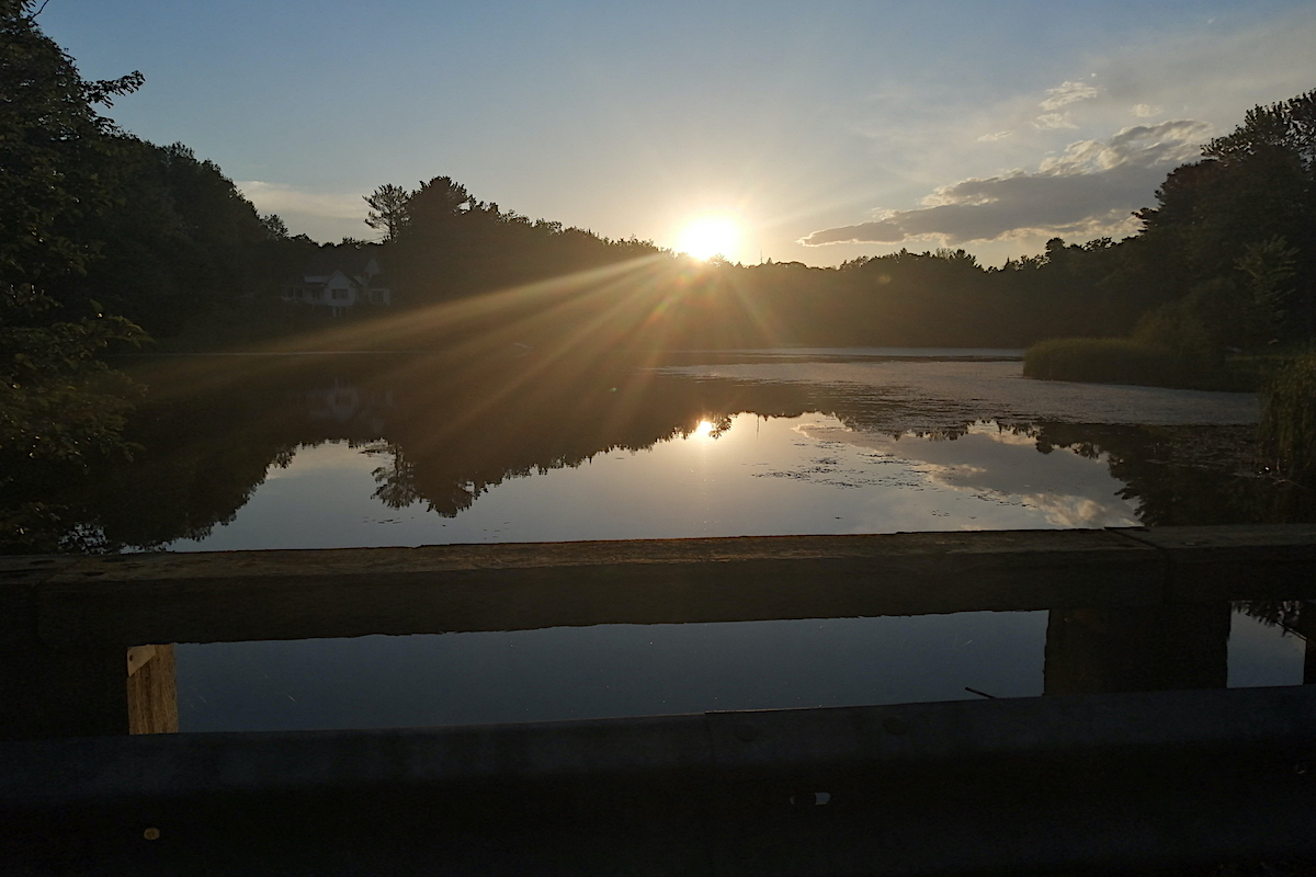 Tam za vodou v rakosi